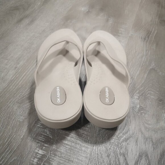 Okabashi Ladies Size Med. One Piece Construction Beige Thong Sandals - Picture 3 of 7